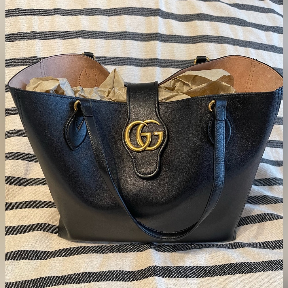 Authentic Gucci Tote Purse. NEVER USED. Smoke Free home.